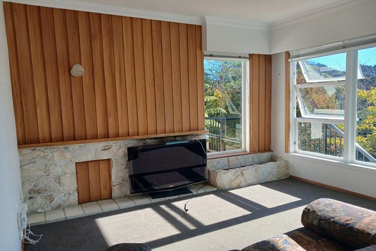 Photo of property in 10 Toenga Road, Pukerua Bay, 5026