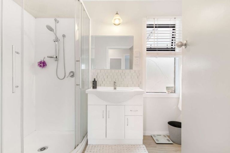 Photo of property in 11 Gordon Road, Western Heights, Rotorua, 3015