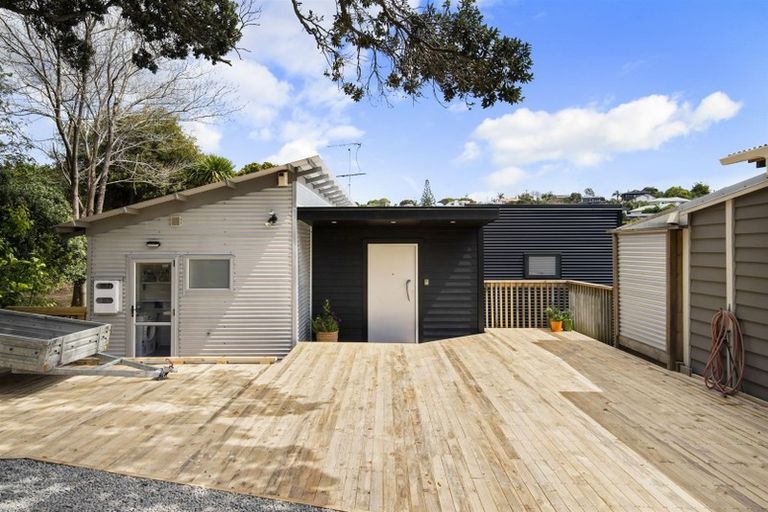 Photo of property in 890 Beach Road, Waiake, Auckland, 0630