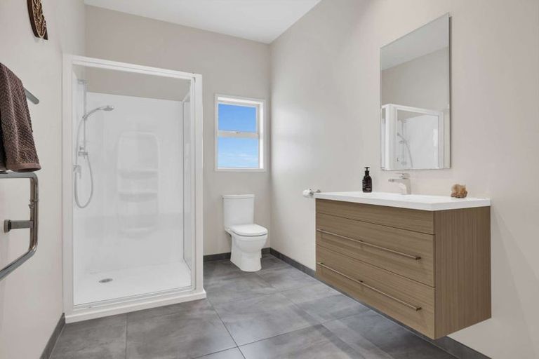 Photo of property in 37 Pekama Drive, Cable Bay, 0420