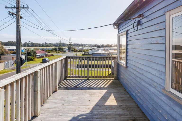 Photo of property in 51 Pratt Avenue, Foxton Beach, Foxton, 4815