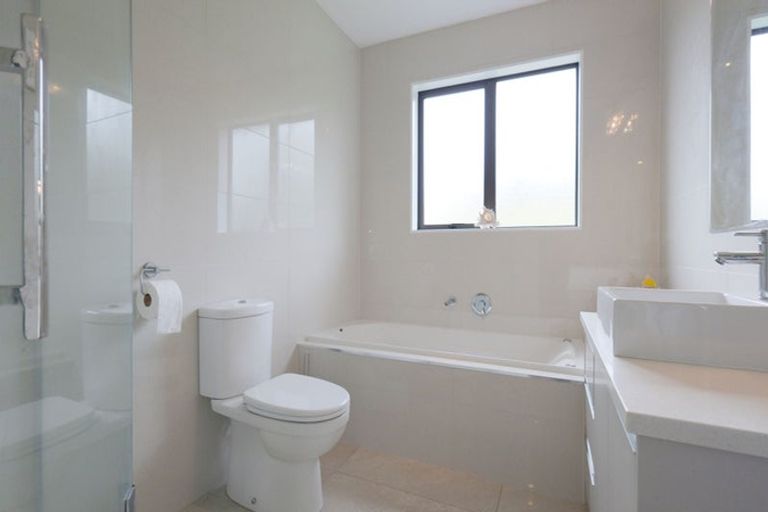 Photo of property in 13 Stubbs Place, Fairview Heights, Auckland, 0632