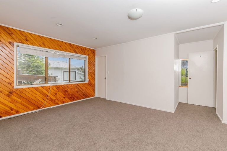 Photo of property in 68 Powrie Street, Glenfield, Auckland, 0629