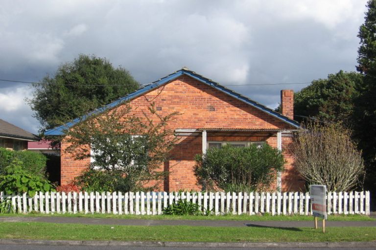 Photo of property in 62 Taikata Road, Te Atatu Peninsula, Auckland, 0610