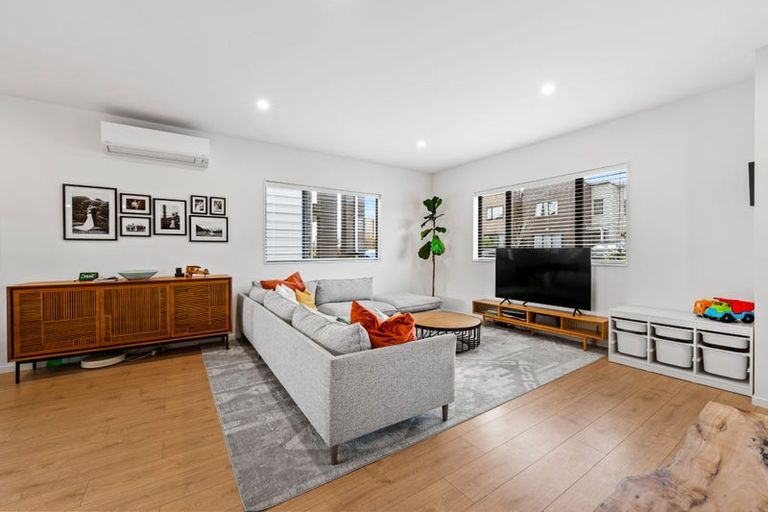 Photo of property in 21 Autumn Blaze Street, Hobsonville, Auckland, 0616