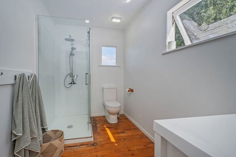 Photo of property in 4 Ocean Beach Road, Tairua, 3508