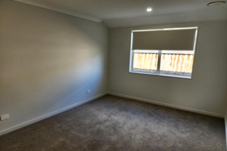 Photo of property in 5 Old Stone Lane, Cracroft, Christchurch, 8022