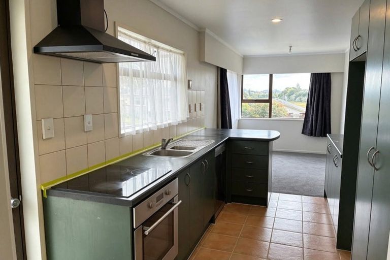 Photo of property in 144 Prince Regent Drive, Half Moon Bay, Auckland, 2012