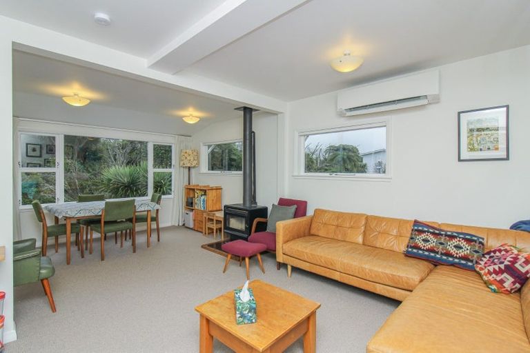 Photo of property in 35 Farm Road, Northland, Wellington, 6012