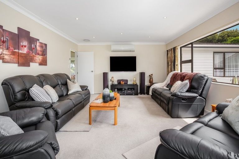 Photo of property in 87 Oriel Avenue, Tawa, Wellington, 5028