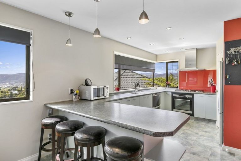 Photo of property in 5 Avonlea Grove, Belmont, Lower Hutt, 5010