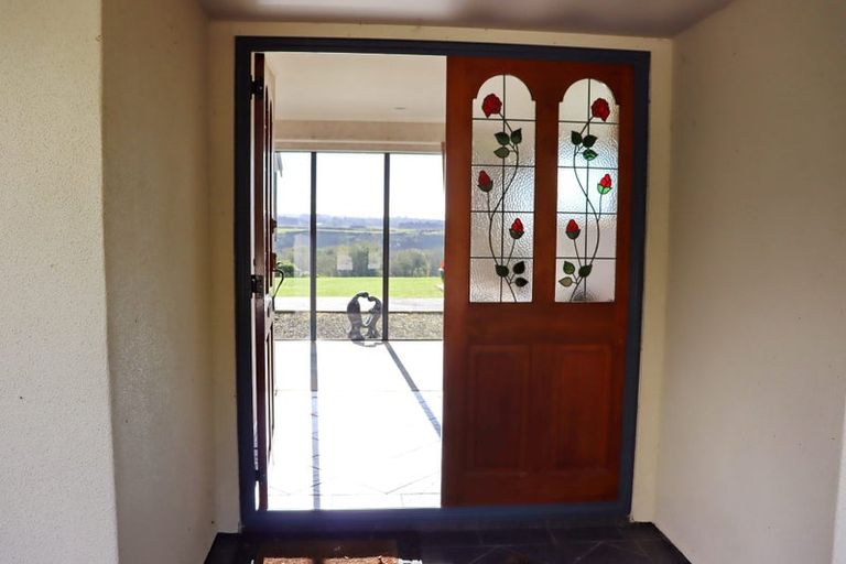 Photo of property in 311 Croydon Road, Midhirst, Stratford, 4394