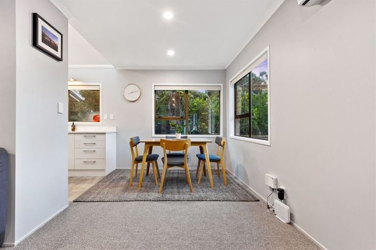 Photo of property in 15a Bridge Avenue, Te Atatu South, Auckland, 0610