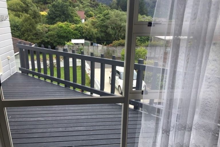 Photo of property in 2 Sorrento Way, Silverstream, Upper Hutt, 5019