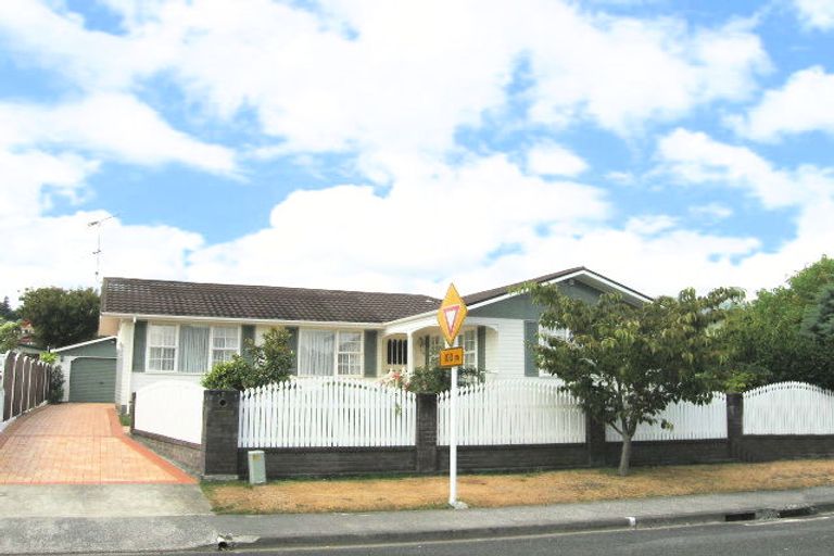 Photo of property in 6 Roband Crescent, Brown Owl, Upper Hutt, 5018