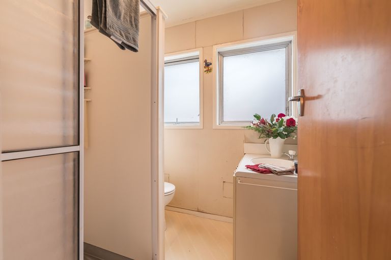 Photo of property in 201 Godley Road, Titirangi, Auckland, 0604