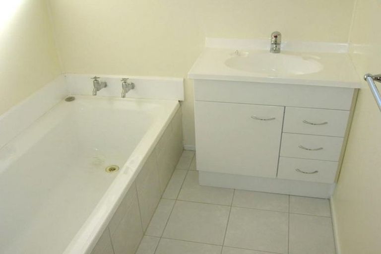 Photo of property in 4 Sabot Place, Massey, Auckland, 0614