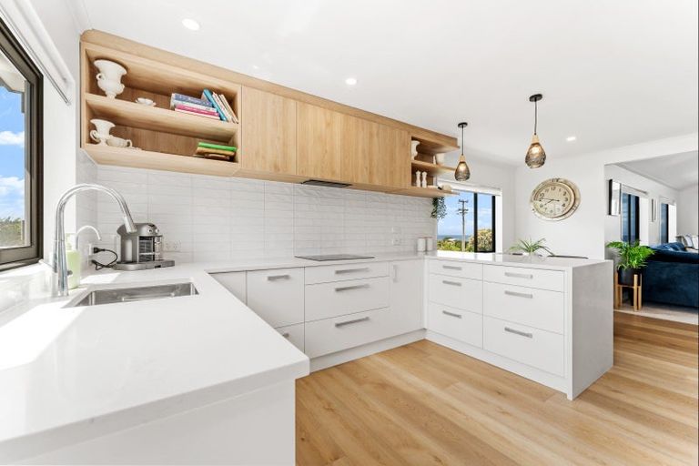 Photo of property in 11 Barrier View Road, Leigh, 0985