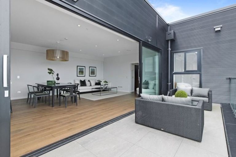 Photo of property in The Victor, 505/4 Bute Road, Browns Bay, Auckland, 0630