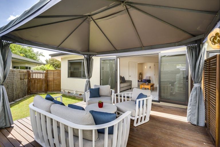 Photo of property in 8 Hanna Place, Havelock North, 4130