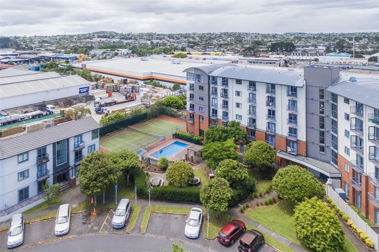 Photo of property in 6l/17 Crown Lynn Place, New Lynn, Auckland, 0600