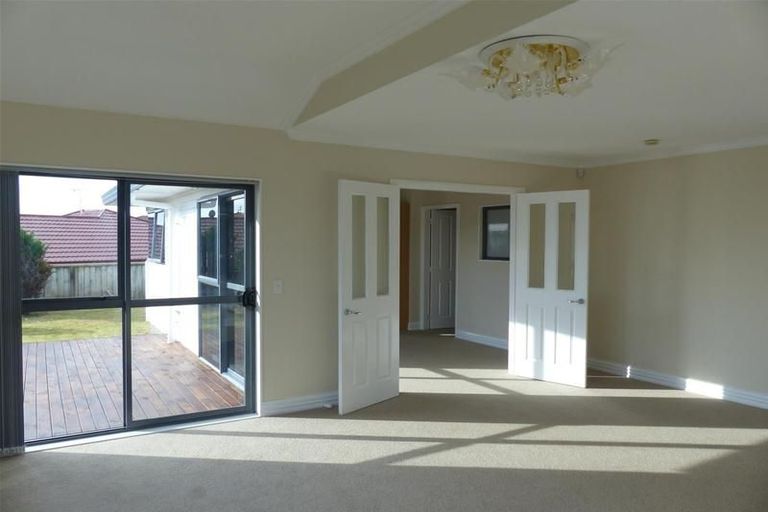 Photo of property in 10 Cabbage Tree Grove, Woodridge, Wellington, 6037