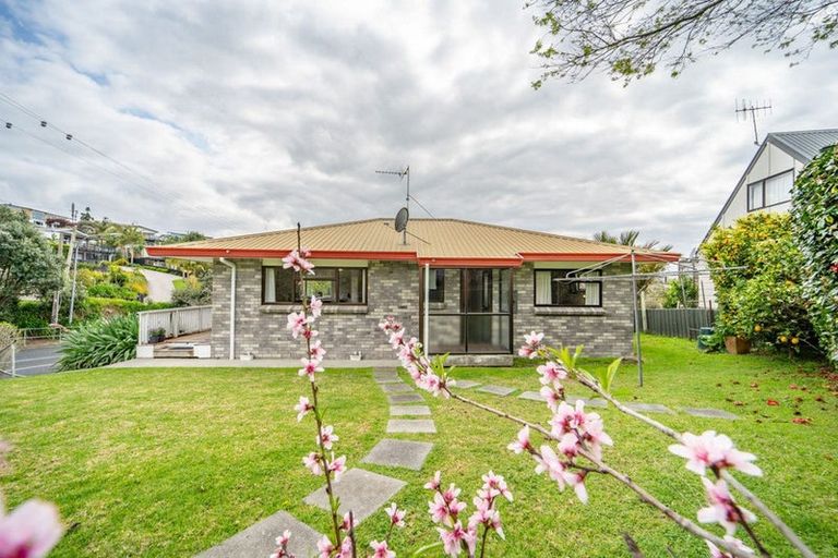 Photo of property in 27c Omokoroa Road, Omokoroa, 3114