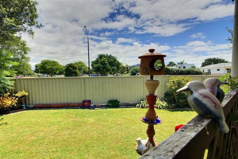 Photo of property in 1/12 Lannie Place, Greenmeadows, Napier, 4112