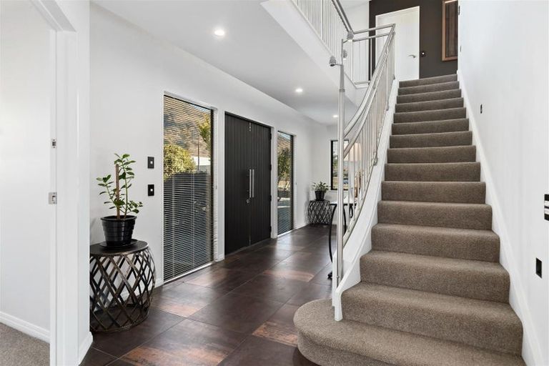 Photo of property in 1 Coburn Place, Lake Hayes, Queenstown, 9304