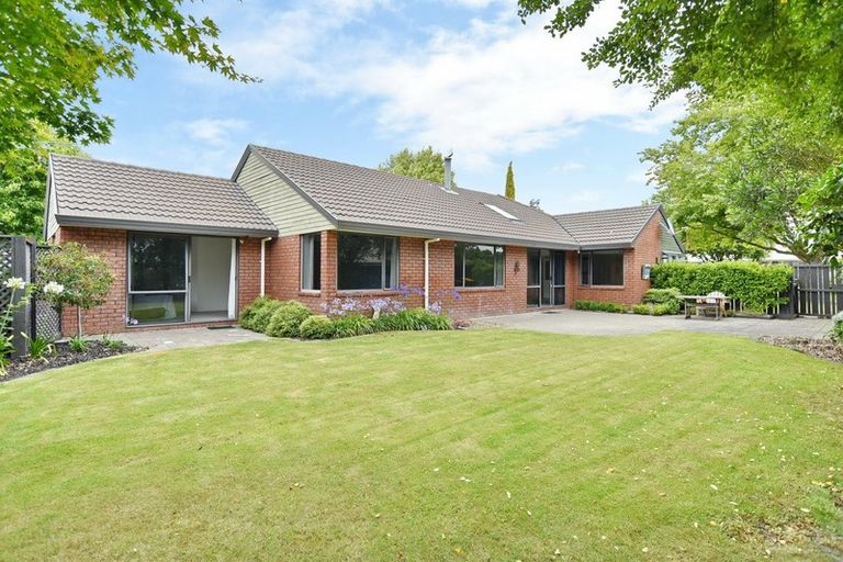 Photo of property in 17 Windsor Court, Rangiora, 7400