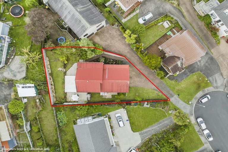 Photo of property in 1/10 Remus Place, Totara Vale, Auckland, 0629