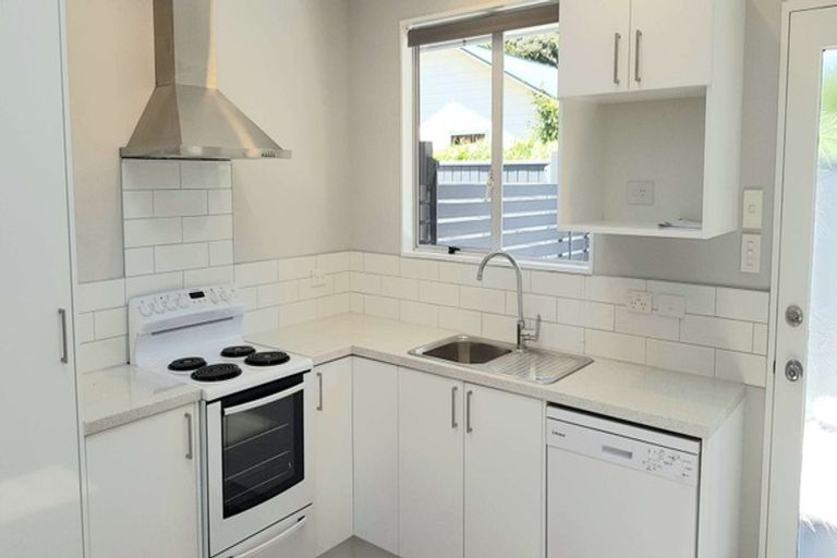 Photo of property in 1/80 Airlie Road, Plimmerton, Porirua, 5026