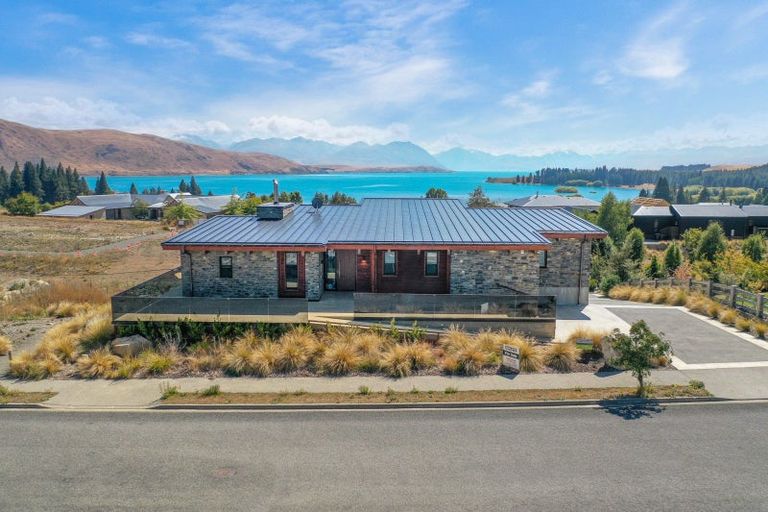Photo of property in 16 Mistake Drive, Lake Tekapo, 7999