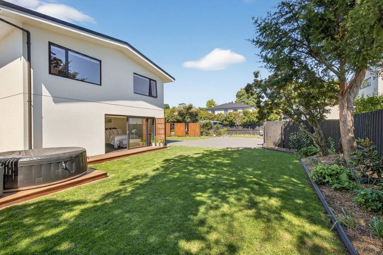Photo of property in 11a Weston Road, St Albans, Christchurch, 8052