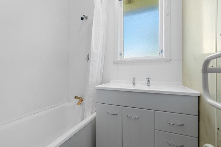 Photo of property in 9 Churchill Crescent, Featherston, 5710