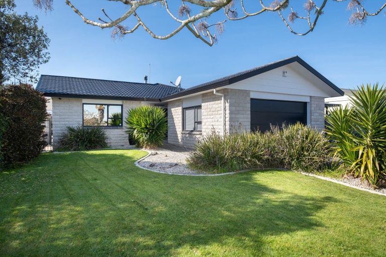 Photo of property in 14 Legorne Lane, Havelock North, 4130