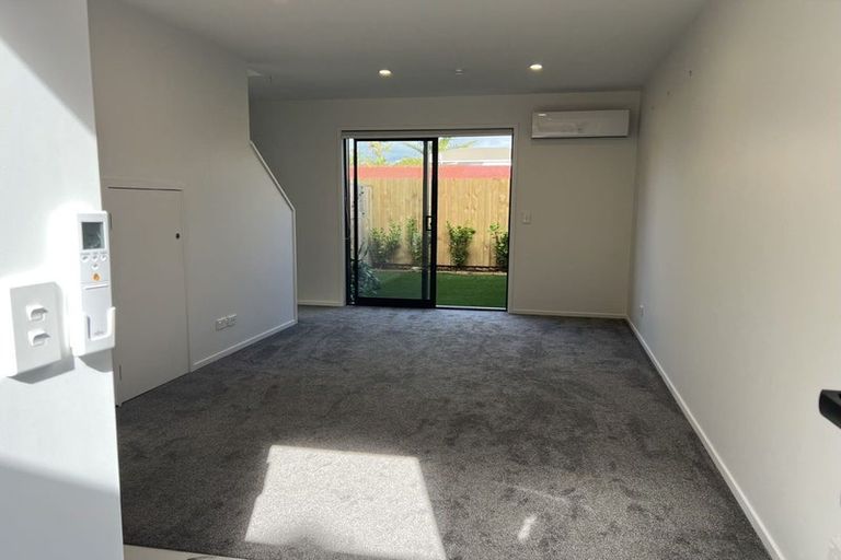 Photo of property in 4/10 Yeovil Road, Te Atatu Peninsula, Auckland, 0610