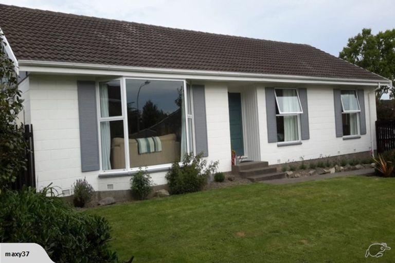 Photo of property in 12 Delaware Crescent, Russley, Christchurch, 8042