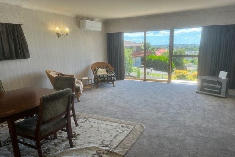 Photo of property in 9 Tromie Place, Highland Park, Auckland, 2010