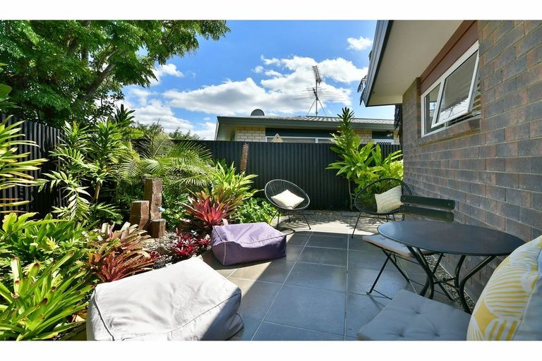 Photo of property in 2/54 Lakeside Drive, Orewa, 0931