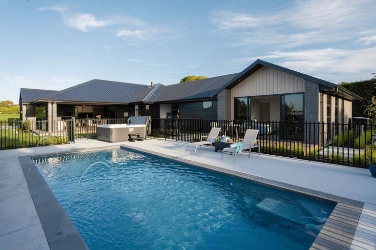 Photo of property in 1 Waimanu Lane, Bethlehem, Tauranga, 3110