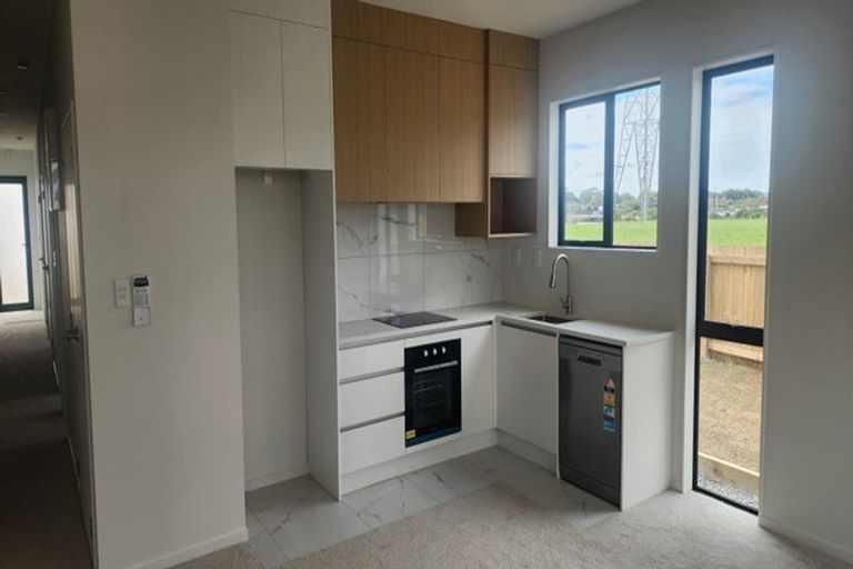 Photo of property in 25 Kapeta Lane, Karaka, 2113
