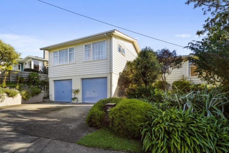 Photo of property in 55 Saint Johns Terrace, Tawa, Wellington, 5028