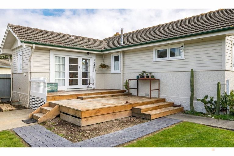 Photo of property in 15 Edward Street, Waimate, 7924