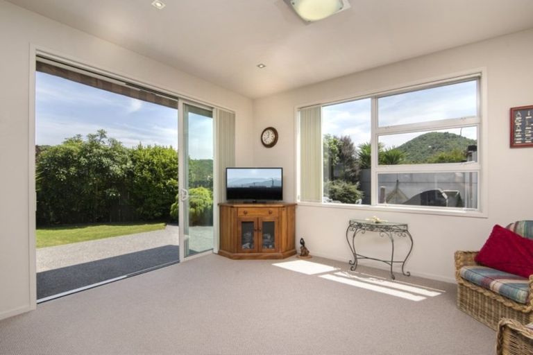 Photo of property in 24 Glentui Place, Waikawa, Picton, 7220