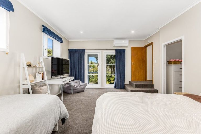 Photo of property in 33a Nevay Road, Miramar, Wellington, 6022