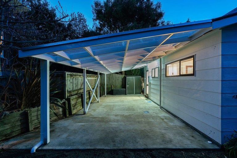 Photo of property in 28a Eatwell Avenue, Paraparaumu Beach, Paraparaumu, 5032