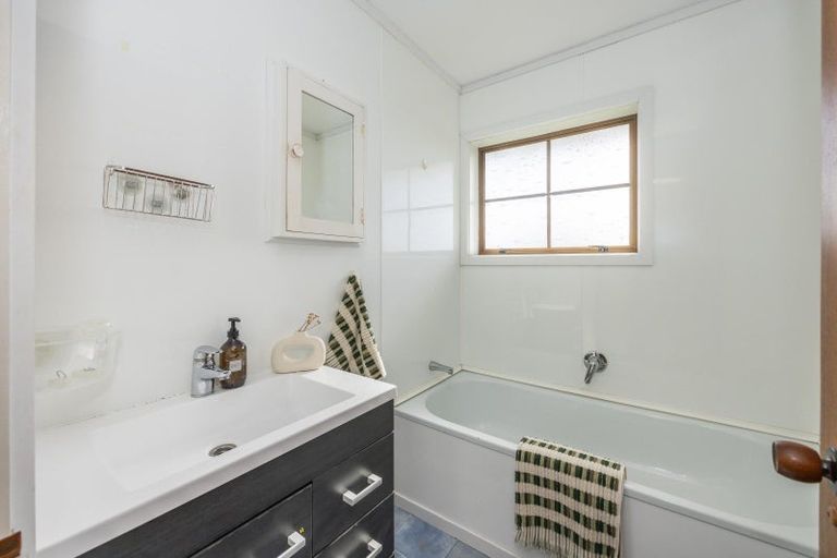 Photo of property in 14 Wilfred Street, St Andrews, Hamilton, 3200