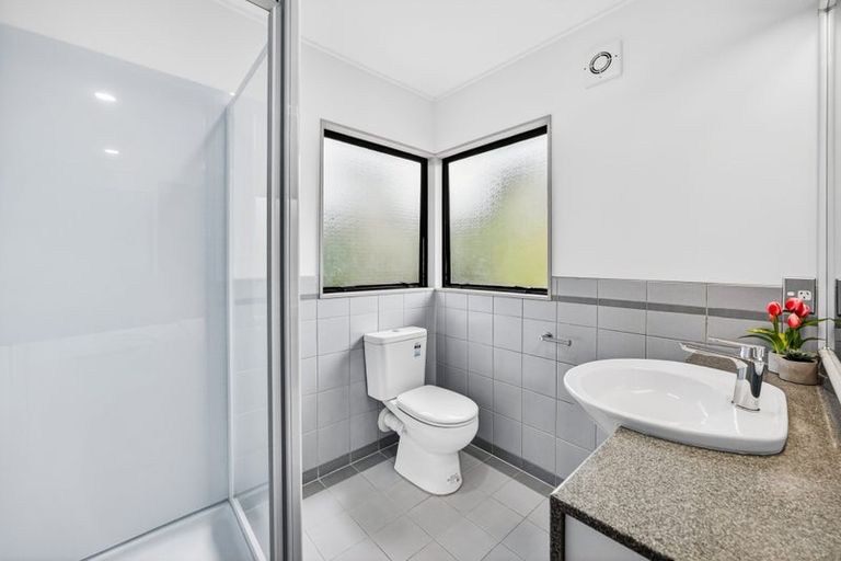 Photo of property in 1/70b Carlisle Road, Browns Bay, Auckland, 0632