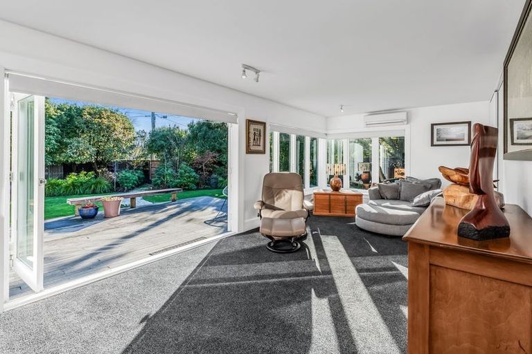 Photo of property in 11 Aynsley Terrace, Hillsborough, Christchurch, 8022